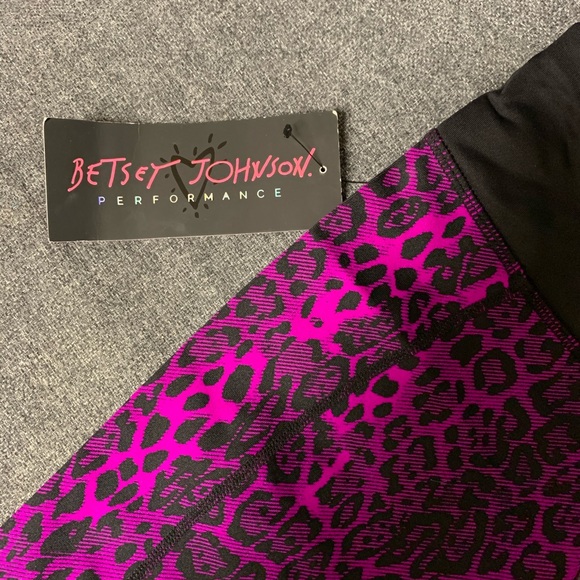 Betsey Johnson Crop Leggings - Picture 3 of 3